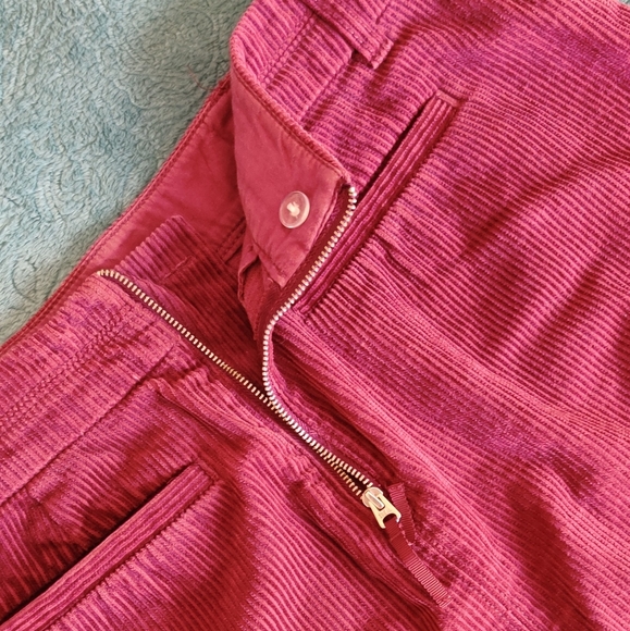 SOLD.......💚 Corduroy Mini Skirt by LOFT - Picture 2 of 7